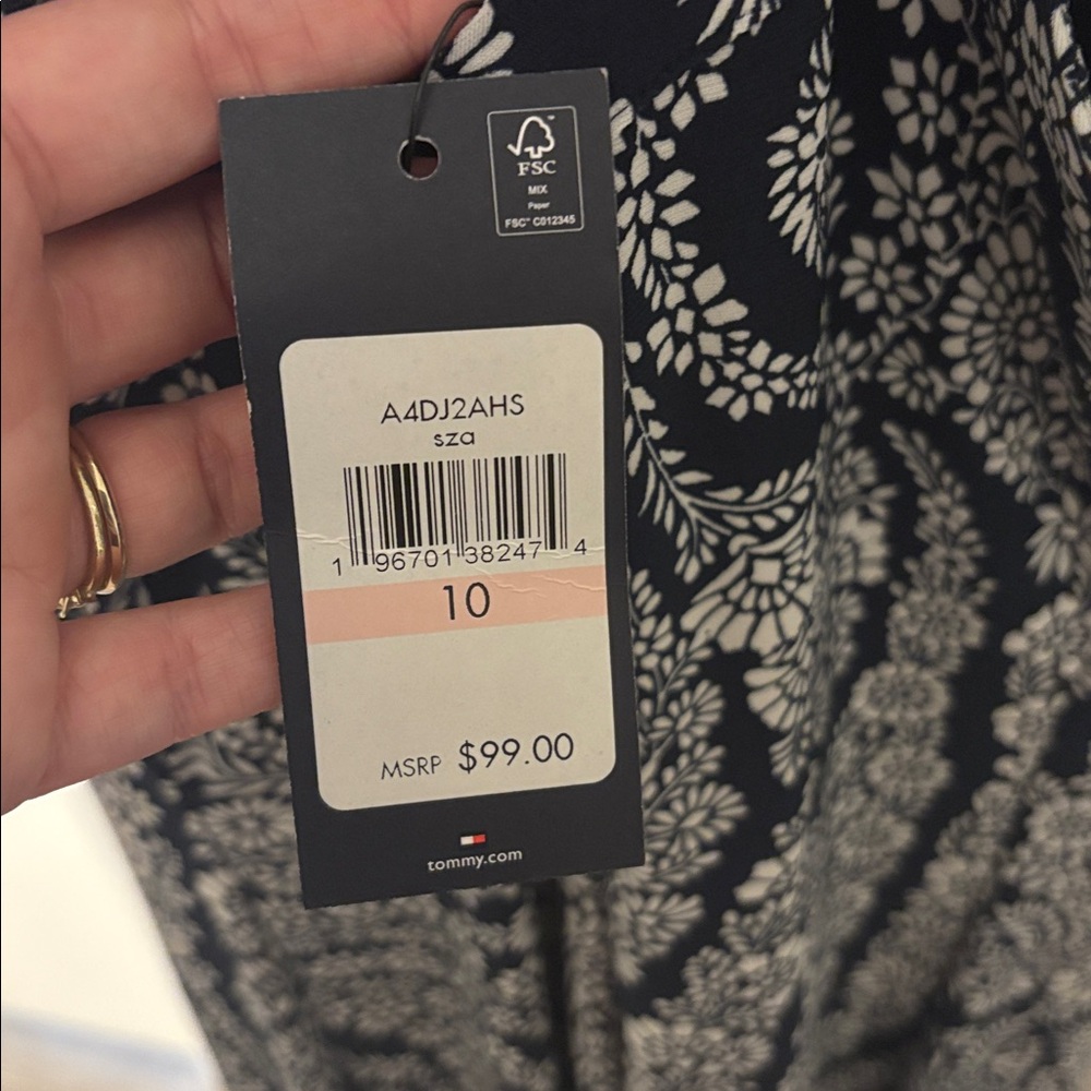 NWT! Tommy Hilfigar Dress - Picture 5 of 5
